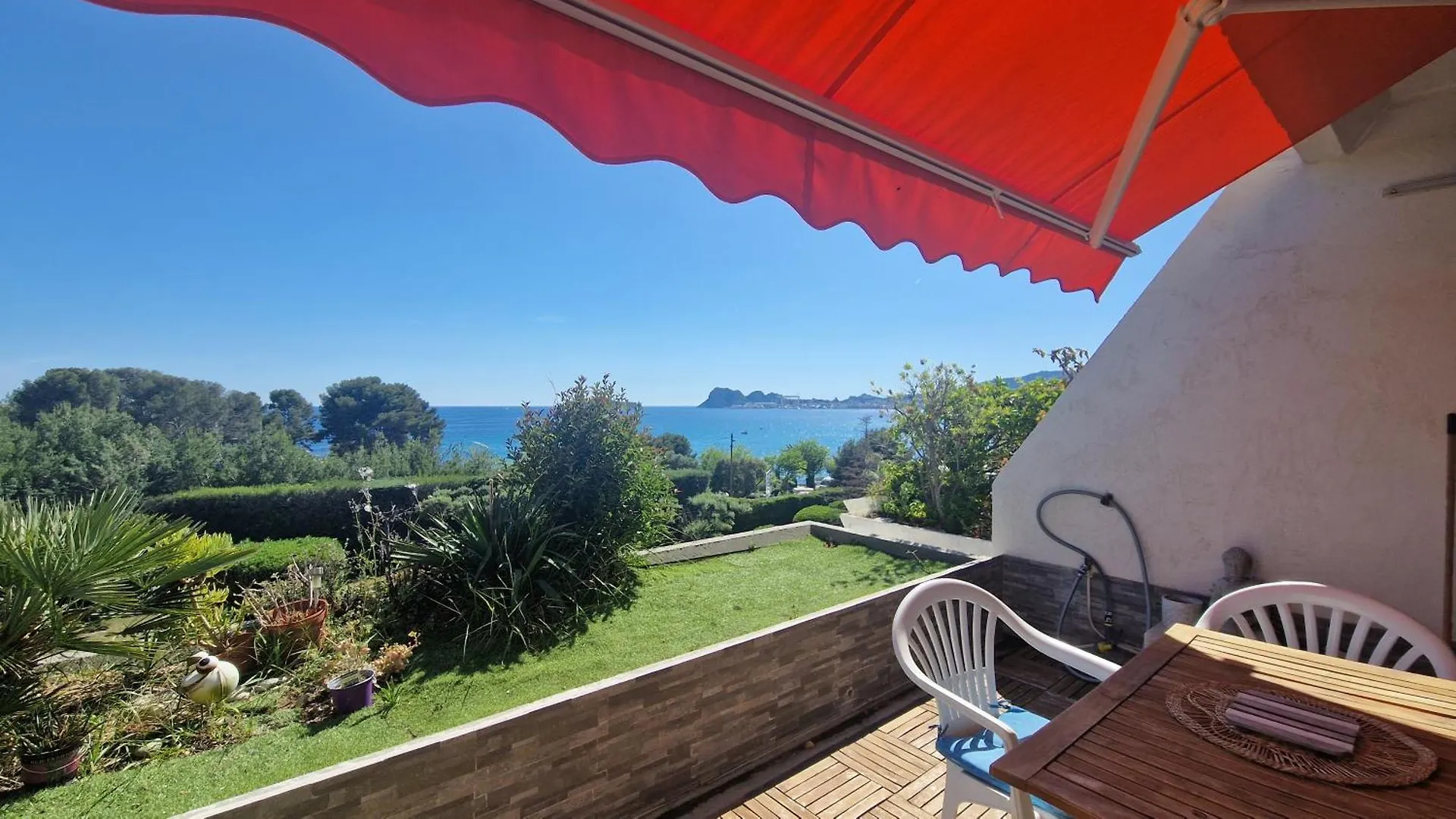 Vue Sur Mer Et Baie De La Ciotat 0*,  France